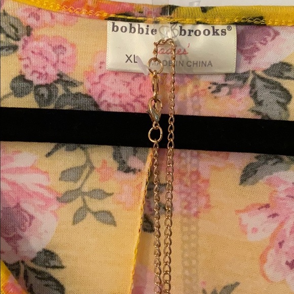 🆕 Beautiful Yellow Top - Picture 3 of 5